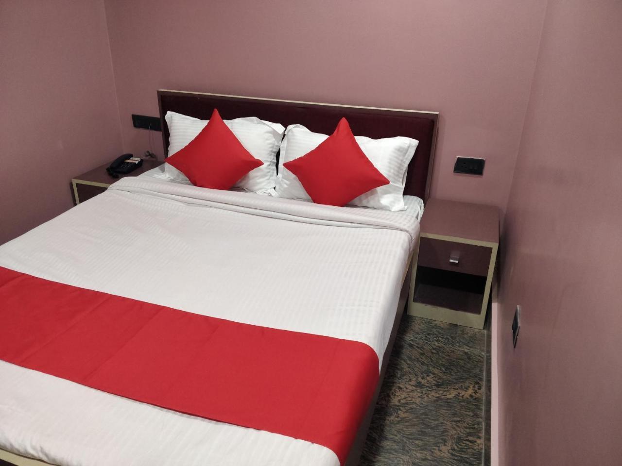 Oyo 16871 Anant Home Stay Shillong Buitenkant foto